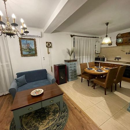 알바루리아 Apartament Yannis 아파트 외부 사진